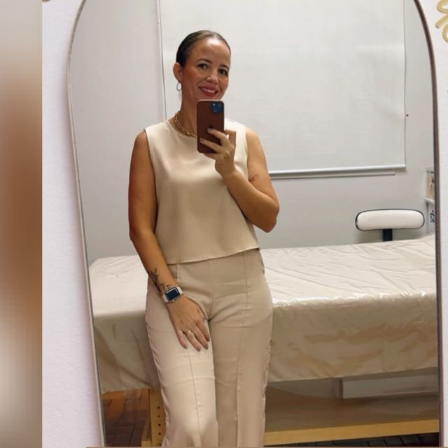 Dani, esteticista responsável pelo Donna Dani Beauty